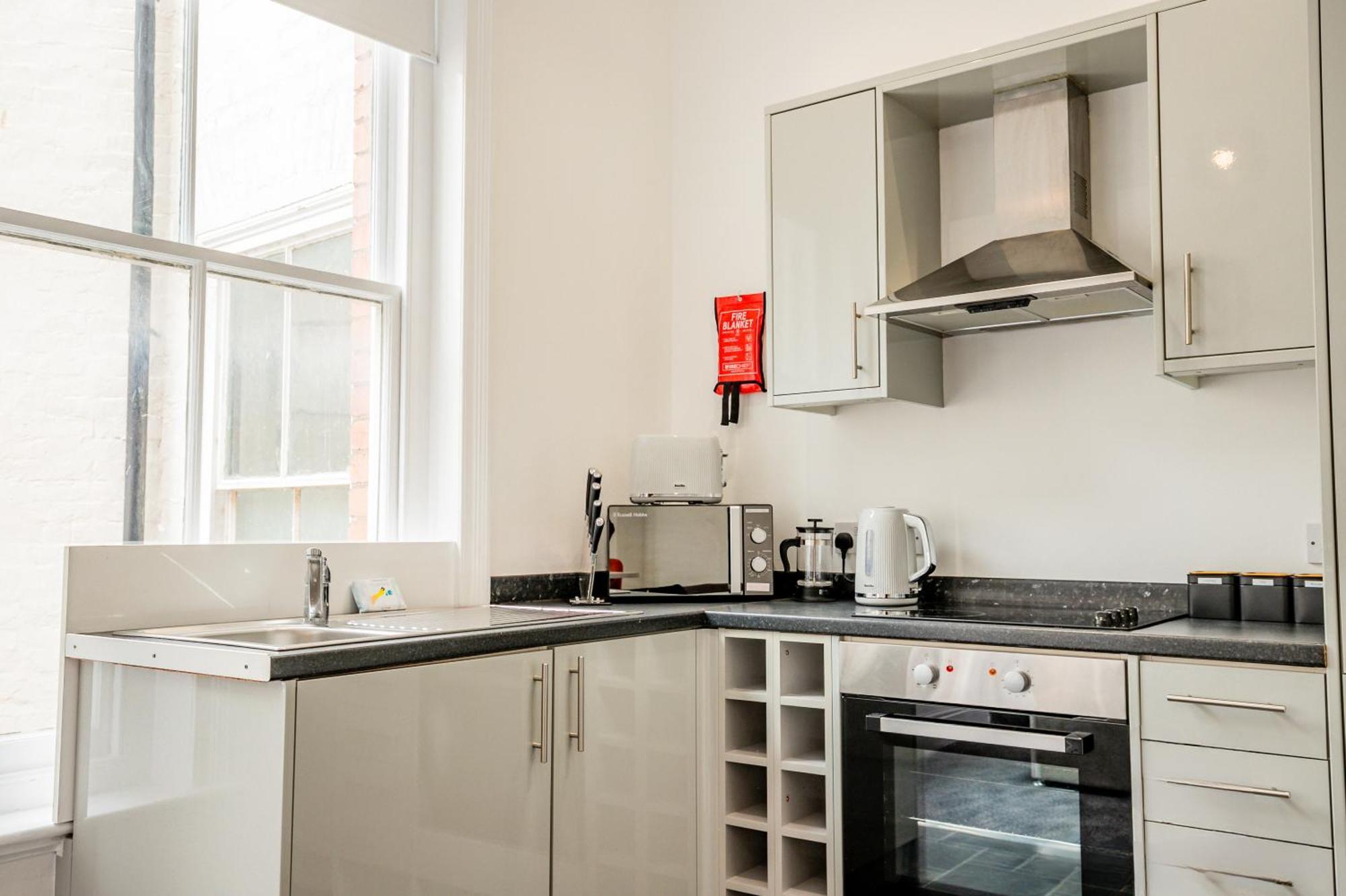 Guest Homes - The Station Studio Worcester Bagian luar foto