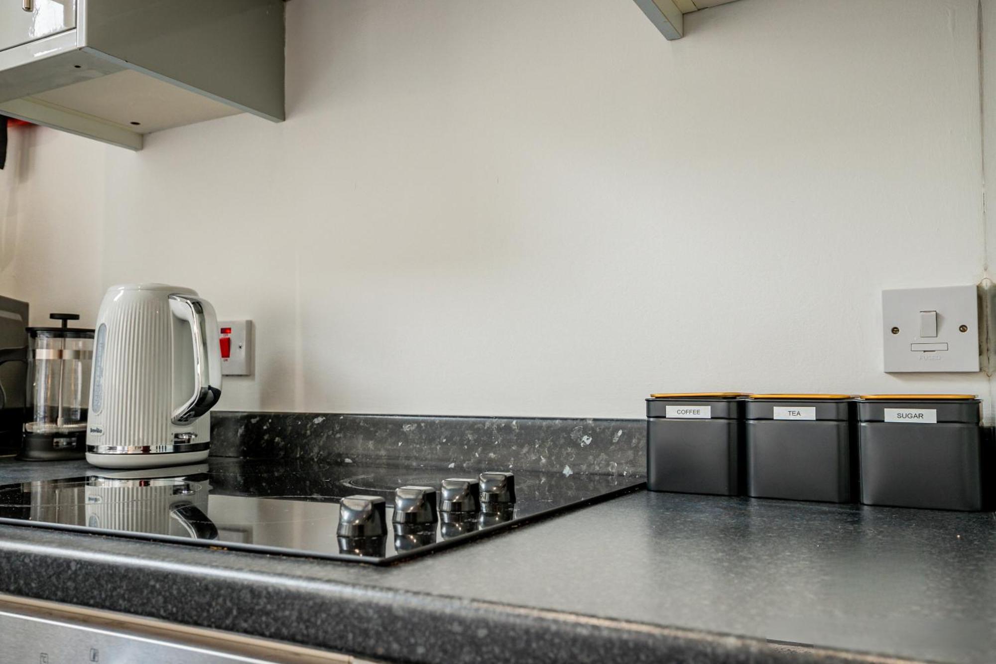 Guest Homes - The Station Studio Worcester Bagian luar foto
